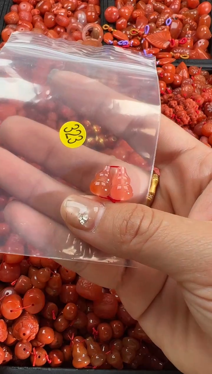 【闪购商品】南红玛瑙颈饰未镶嵌1