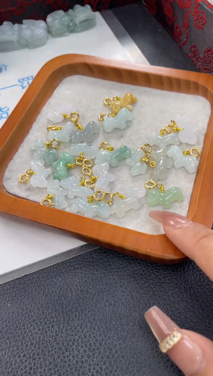 吊坠(不含链)银S925镶嵌翡翠小马  多样性发货发一件