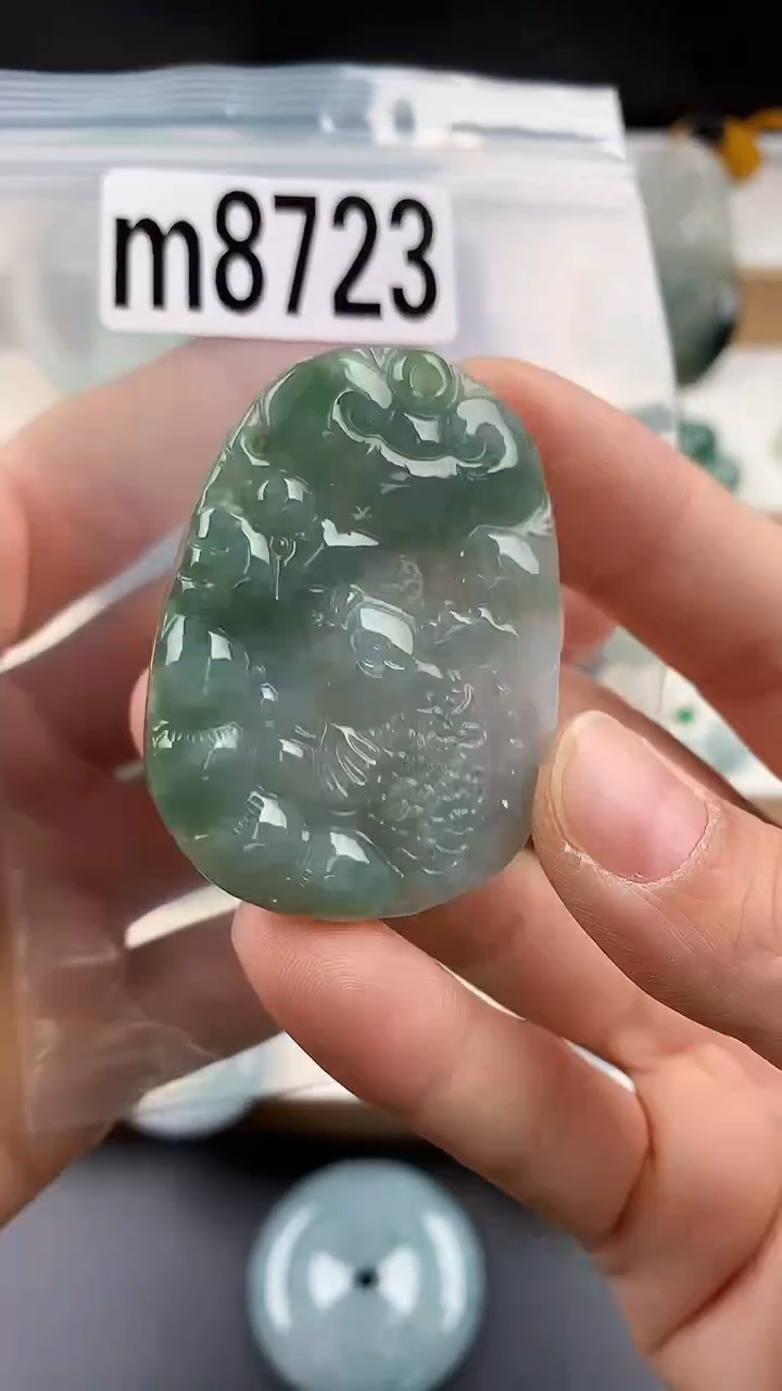 颈饰未镶嵌翡翠天然翡翠吊坠挂件
