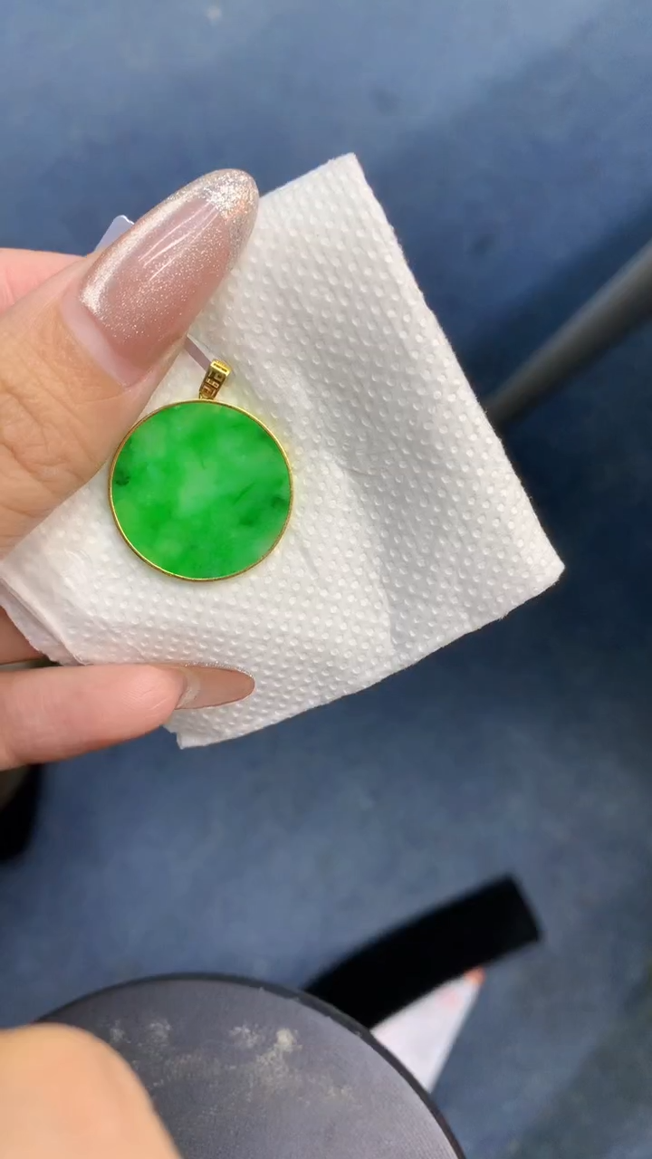 颈饰18K金镶嵌翡翠1