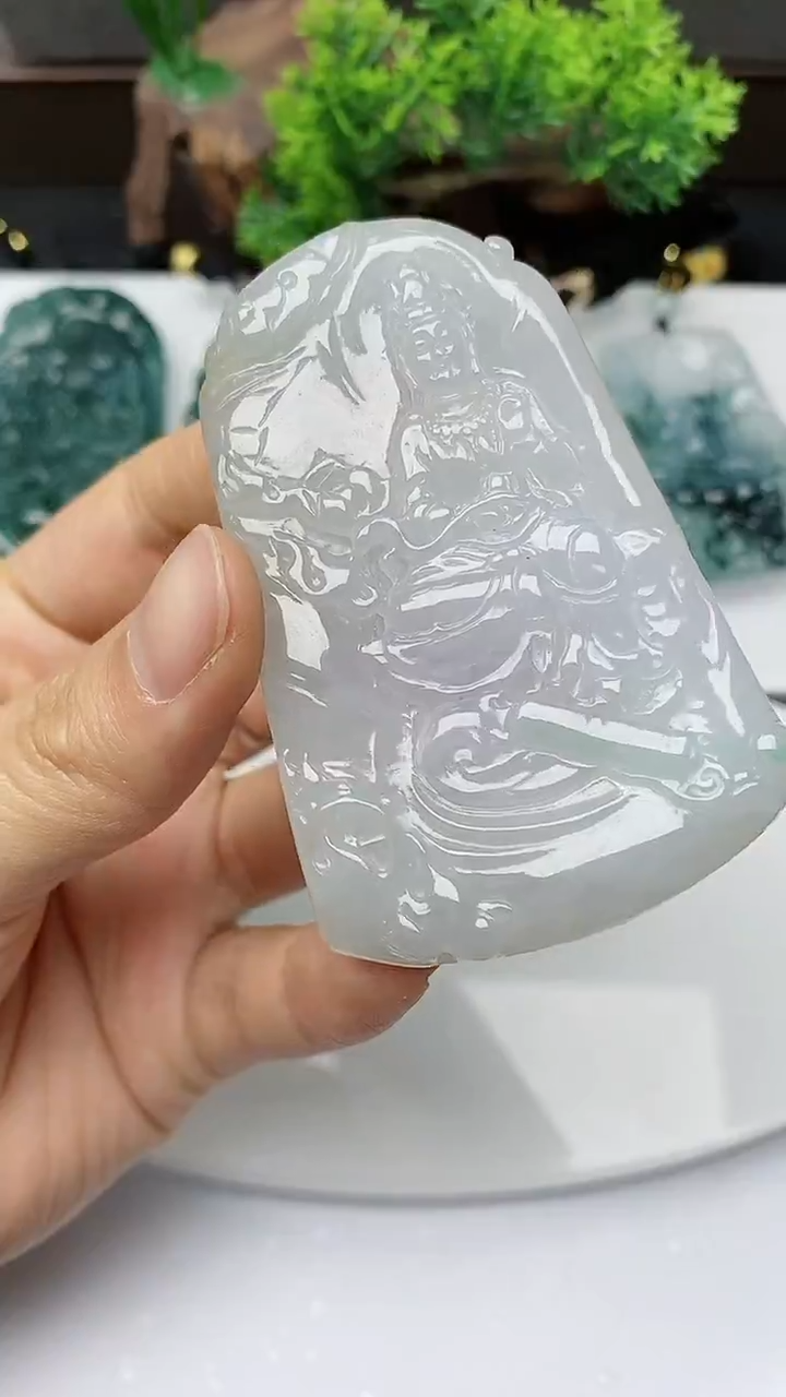 【闪购商品】翡翠颈饰未镶嵌         