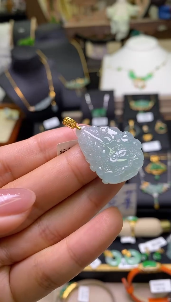 【闪购商品】翡翠颈饰18K金镶嵌净货16166