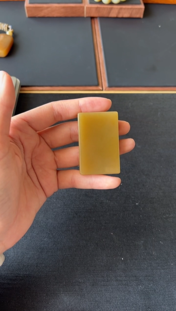 【闪购商品】和田玉吊坠(赠链)未镶嵌且末微色差近矿2号矿