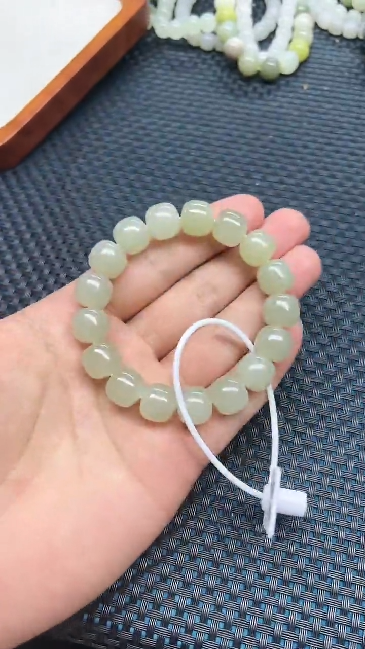 手串未镶嵌和田玉情水老邢卡13纯天然拍一发一