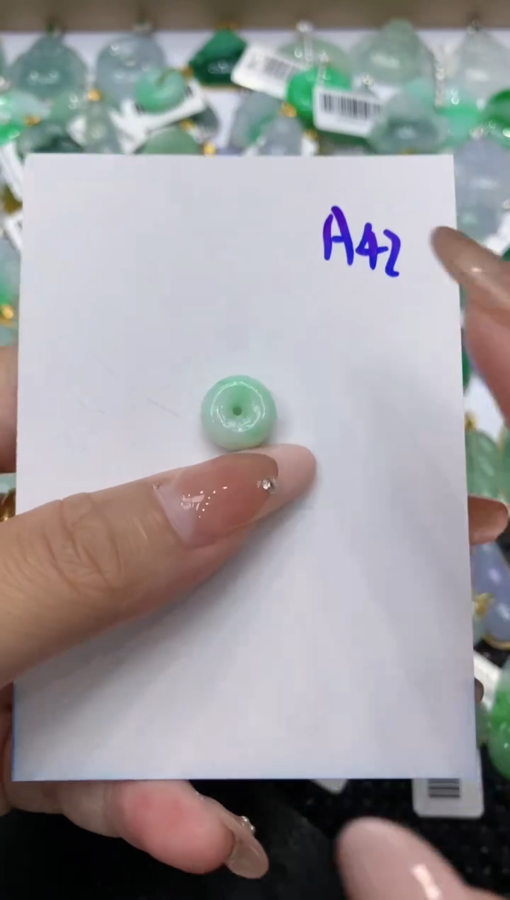 【闪购商品】翡翠颈饰18K金镶嵌8888888888