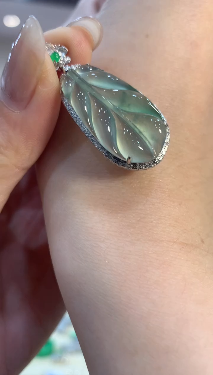 翡翠18K金镶嵌吊坠(不含链)叶子