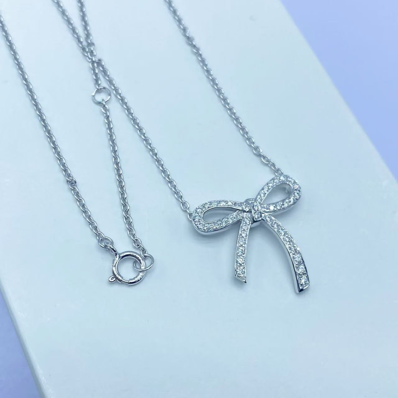 莫桑石铂金pt950镶嵌莫桑石蝴蝶结女士套链   抖音基地质检发货