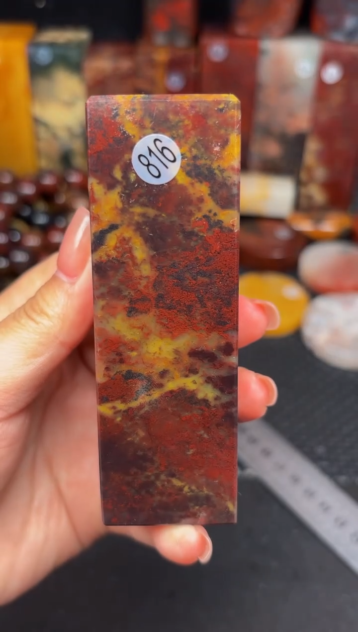 玉 桂林鸡血玉印章摆件816