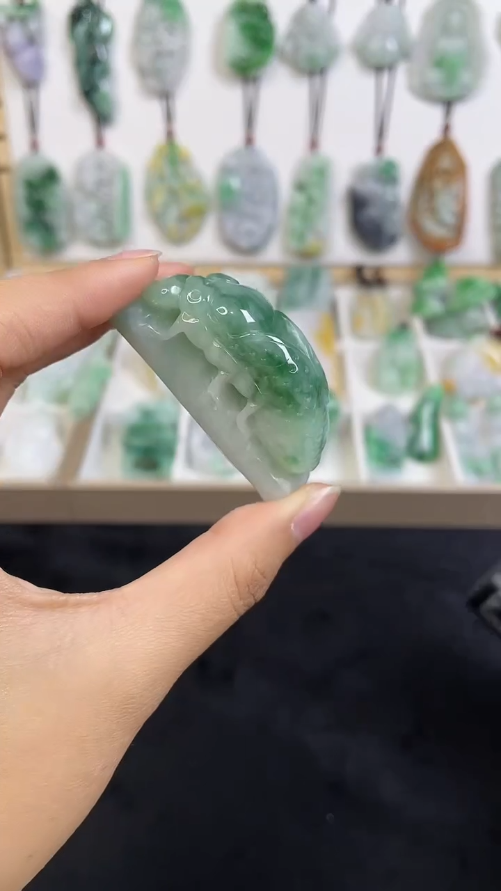 颈饰未镶嵌翡翠1