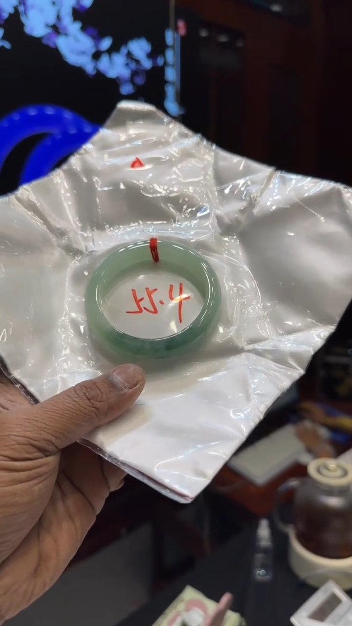 【闪购商品】翡翠手镯未镶嵌手镯