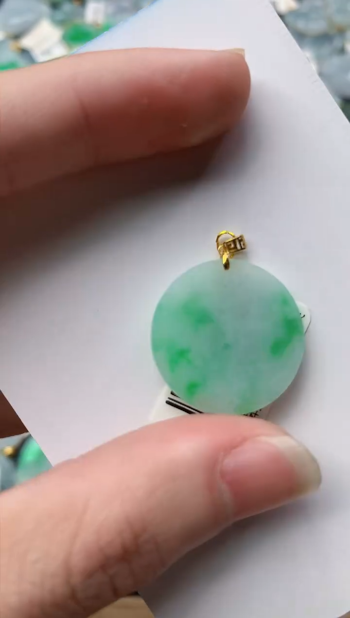 【闪购商品】翡翠颈饰18K金镶嵌76.........