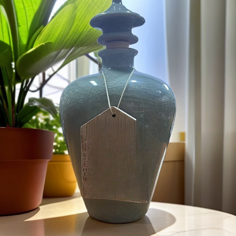 臻大师丁勇作品（汝瓷瓶）酱香型白酒53%Vol500ml