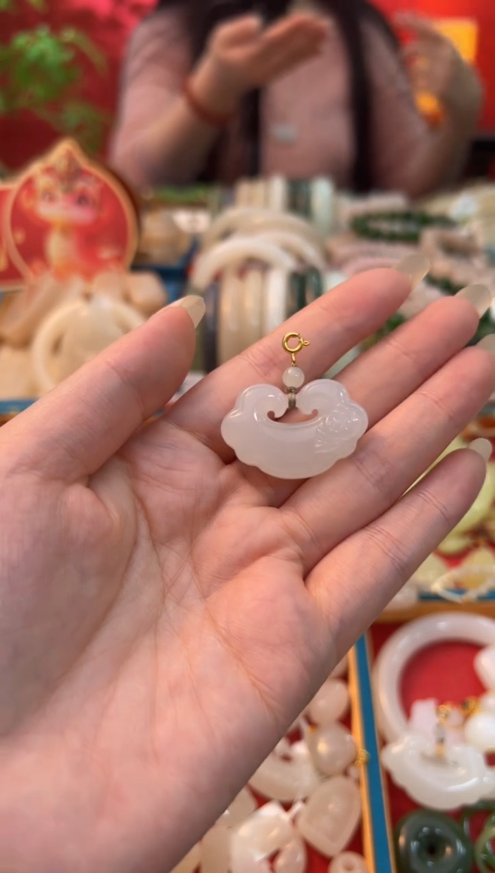 【闪购商品】和田玉吊坠未镶嵌白玉中号如意锁
