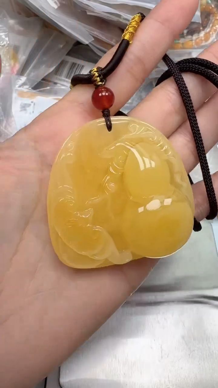 裸石琥珀未镶嵌如图