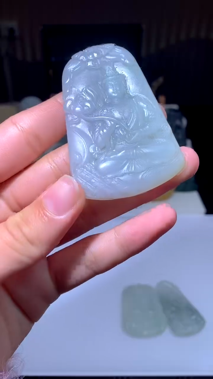 【闪购商品】定制翡翠未镶嵌吊坠