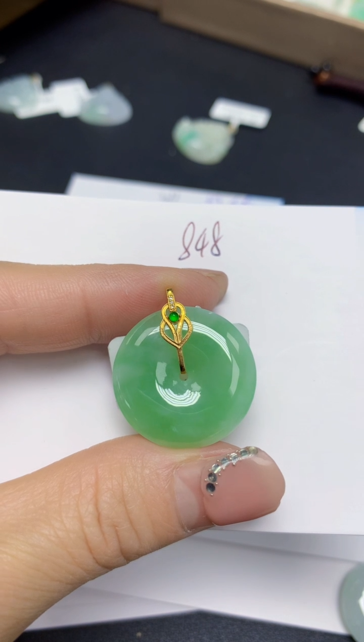 【闪购商品】翡翠挂件18K金镶嵌 天然翡翠A货