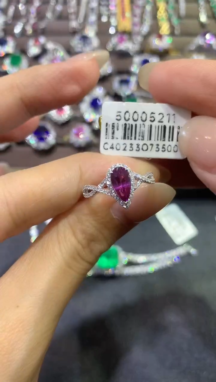 【闪购商品】彩色蓝宝石戒指18K金镶嵌a219        