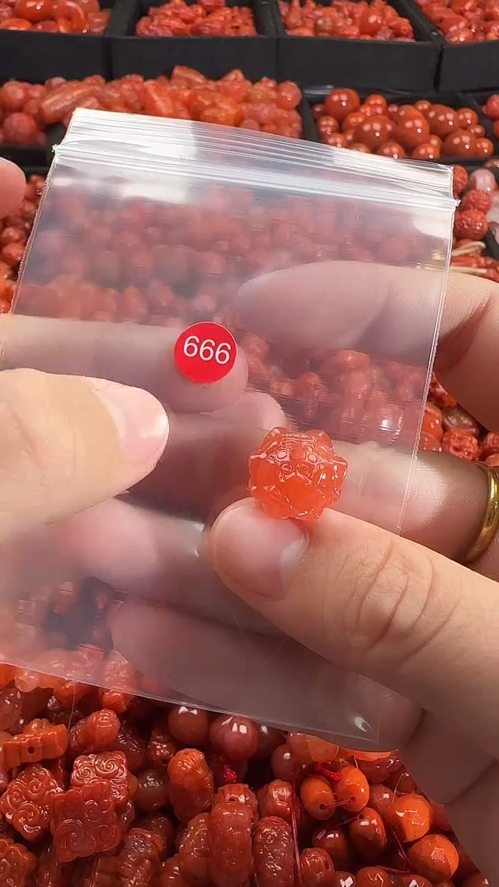 颈饰未镶嵌南红玛瑙11