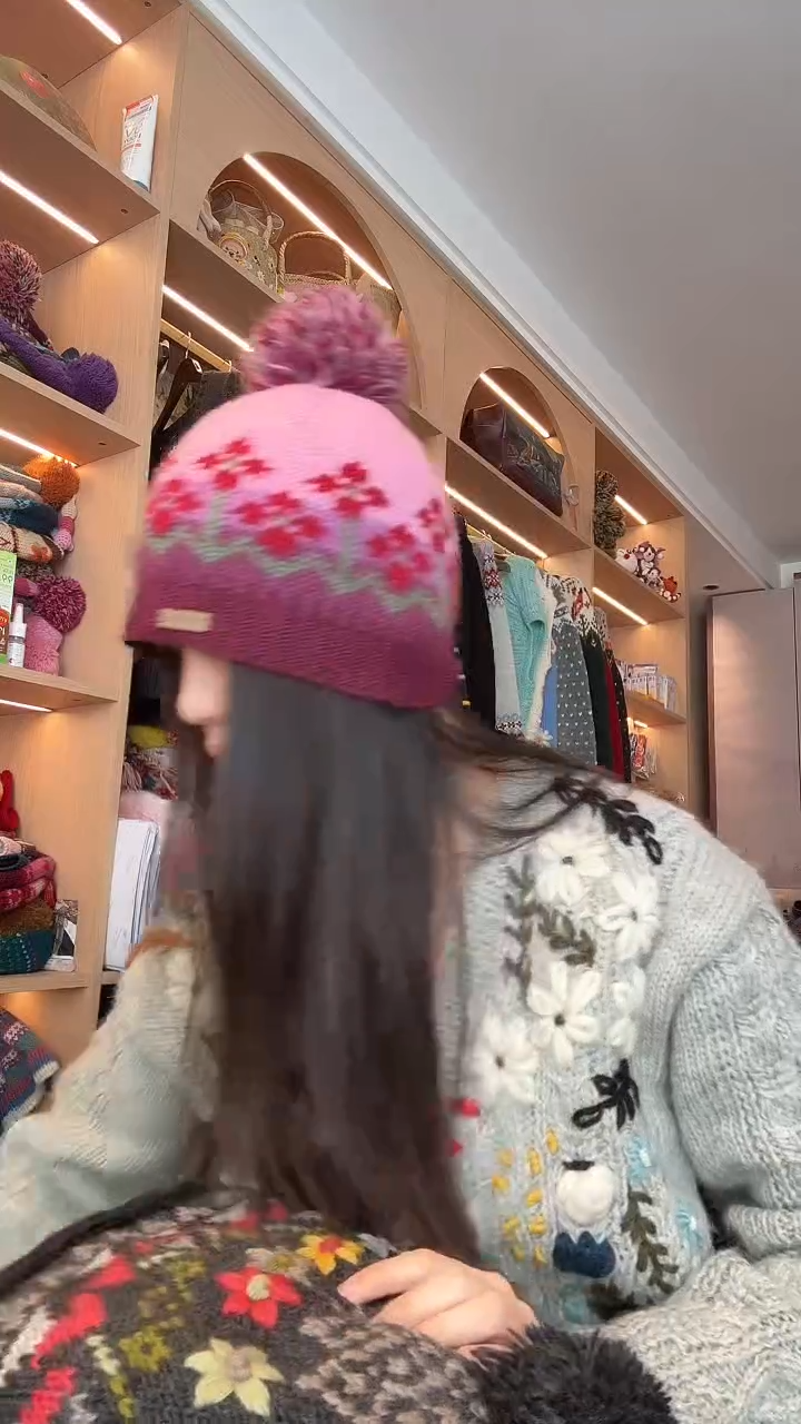 羊毛紫色金桂帽 