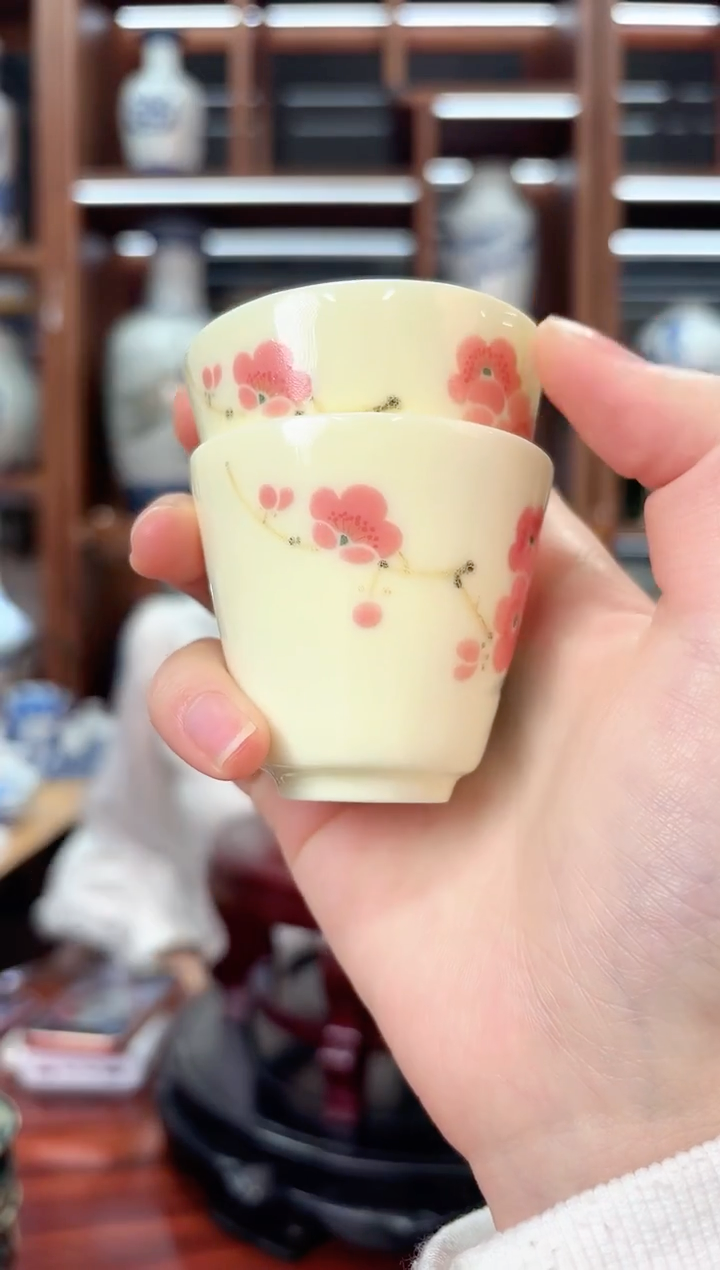 A40景德镇黄稀稀翠竹红梅铃铛杯两只