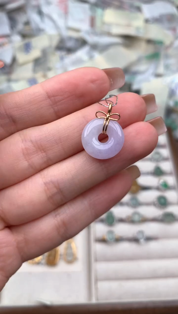 18K金镶嵌挂件翡翠一