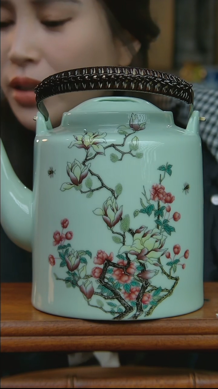 摆件陶绿稀土玉兰花铁壶