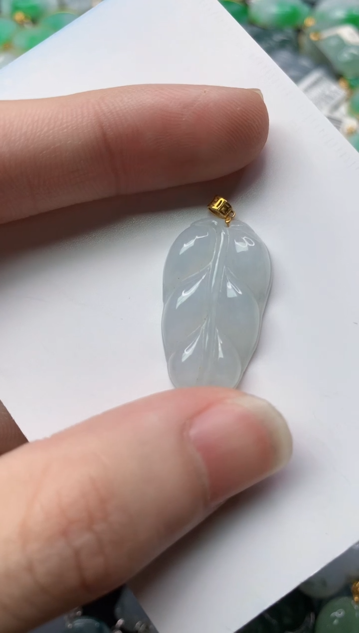 【闪购商品】翡翠颈饰18K金镶嵌52........