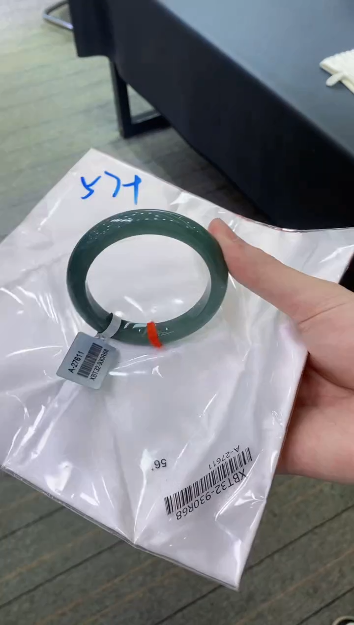 【闪购商品】翡翠手镯未镶嵌          