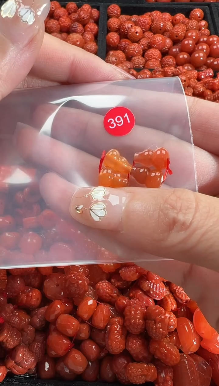 颈饰未镶嵌南红玛瑙1