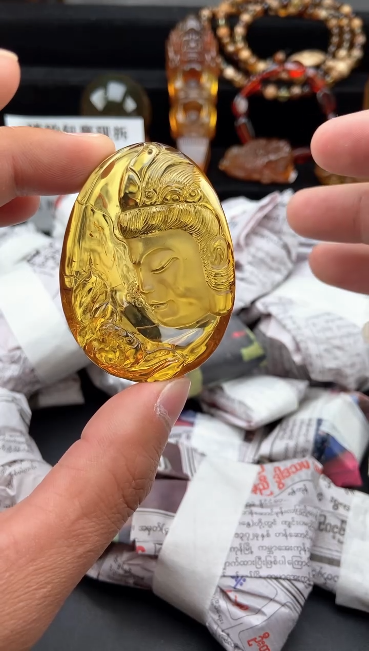 【闪购商品】琥珀颈饰未镶嵌金蓝珀观音吊坠