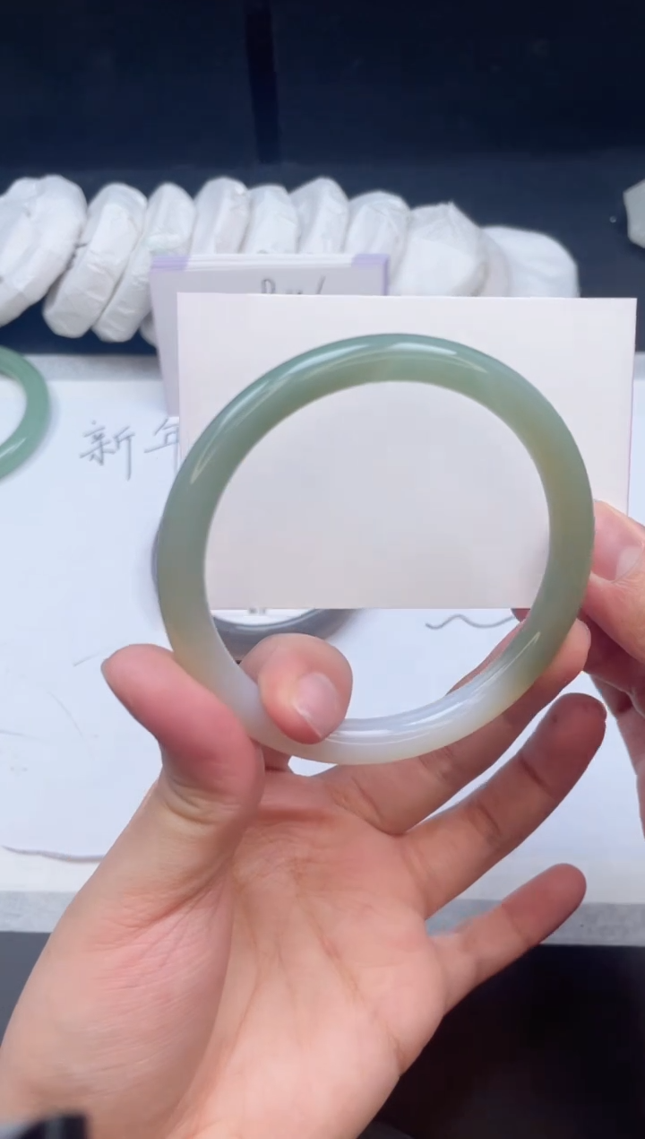 【闪购商品】石英质玉手镯未镶嵌177/61.8