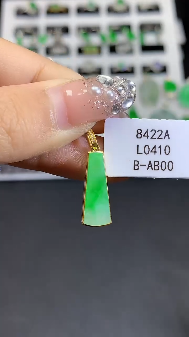 【闪购商品】翡翠吊坠(不含链)18K金镶嵌多样性发其一L0410