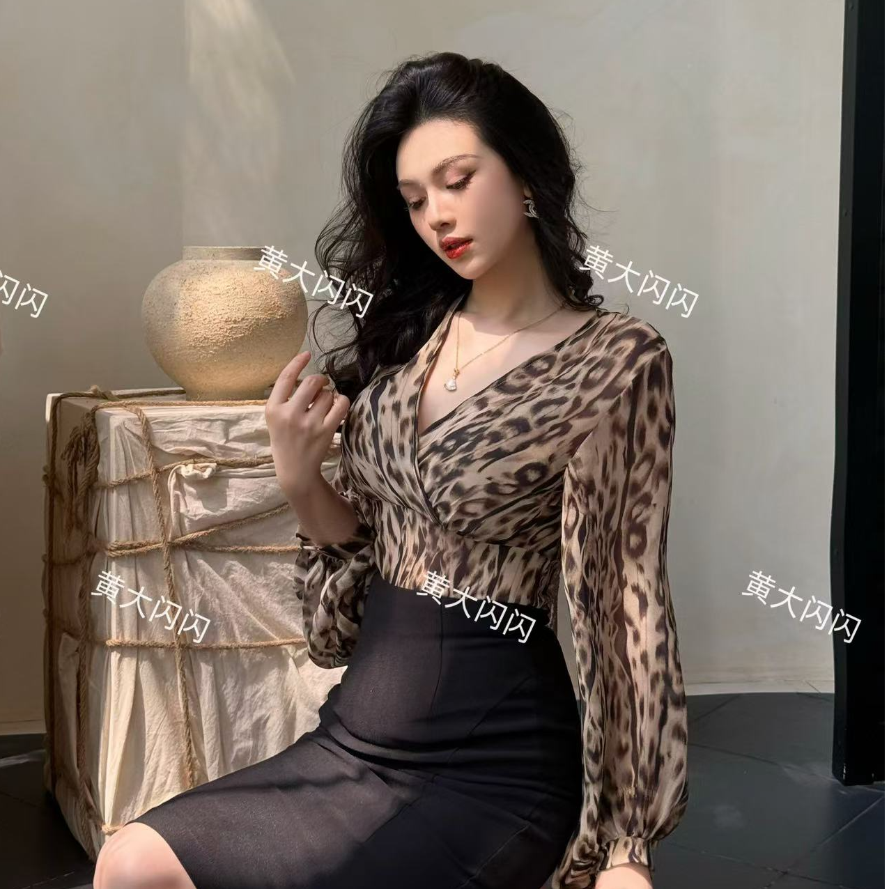 黄大闪闪原创【豪门千金】随拍新款女人味定欲风性感上衣SSQ2010