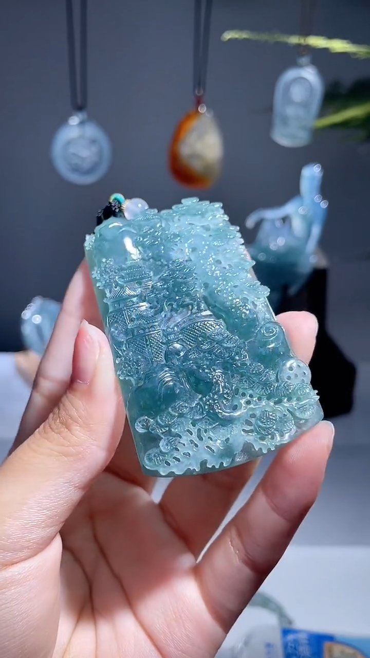 颈饰未镶嵌翡翠山水