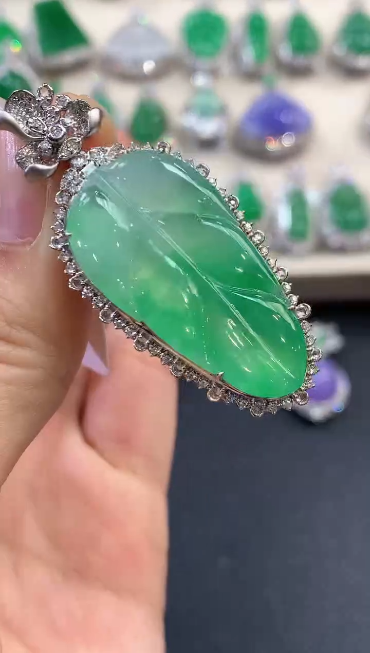 【闪购商品】翡翠吊坠(不含链)18K金镶嵌D43