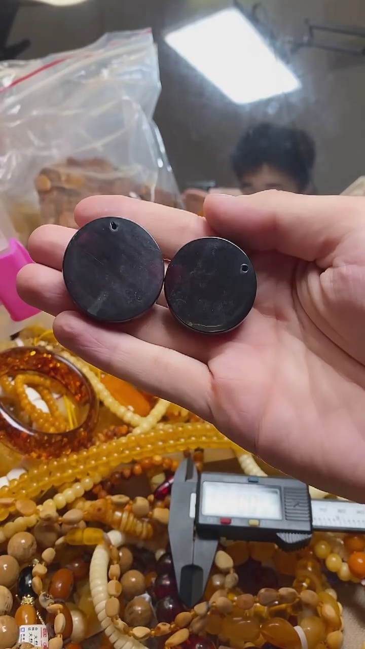 未镶嵌琥珀珠宝奇石蜜蜡