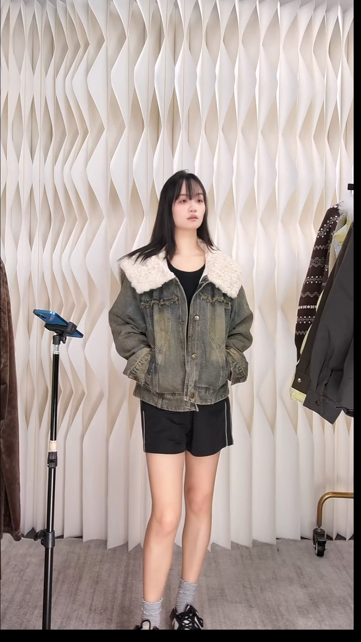 蓝色毛领牛仔外套女秋冬新款宽松复古水洗上衣大码