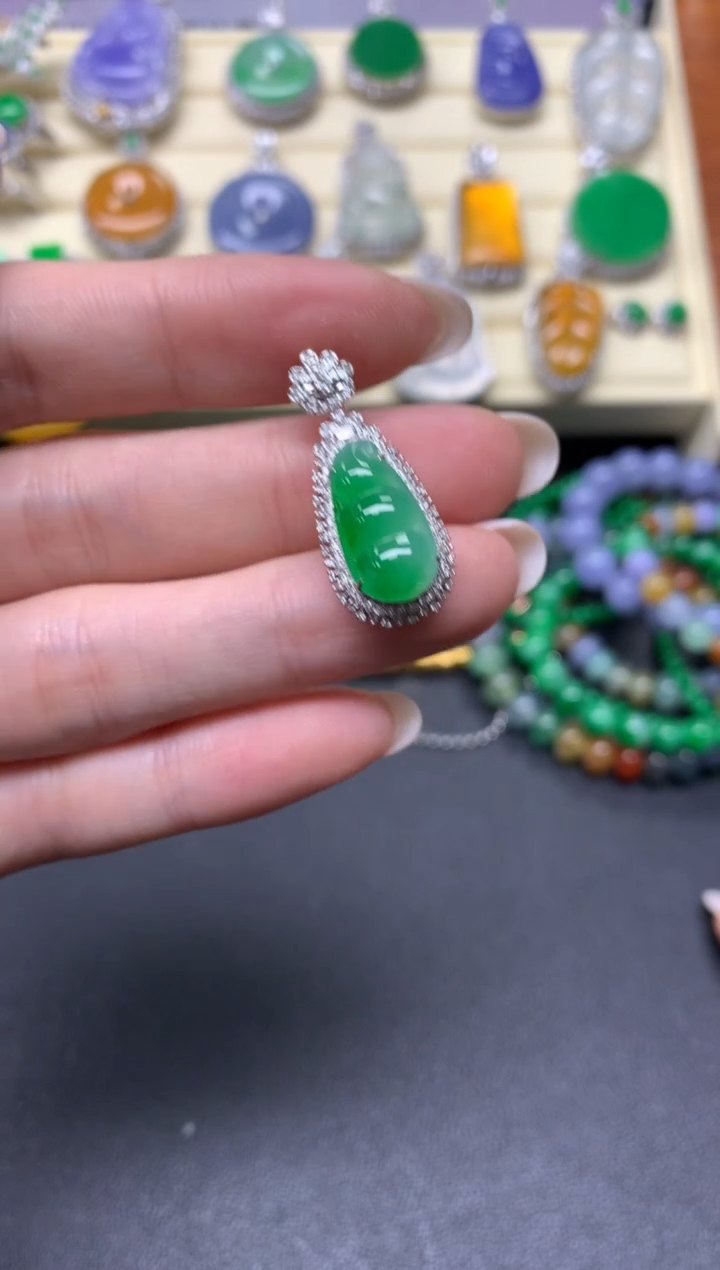 【闪购商品】翡翠吊坠(不含链)18K金镶嵌吊坠|6800+680