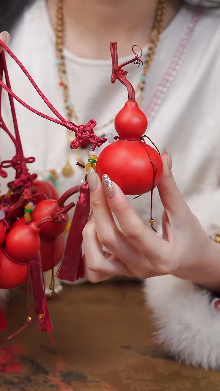 235漆艺工艺小葫芦（随机）9.9