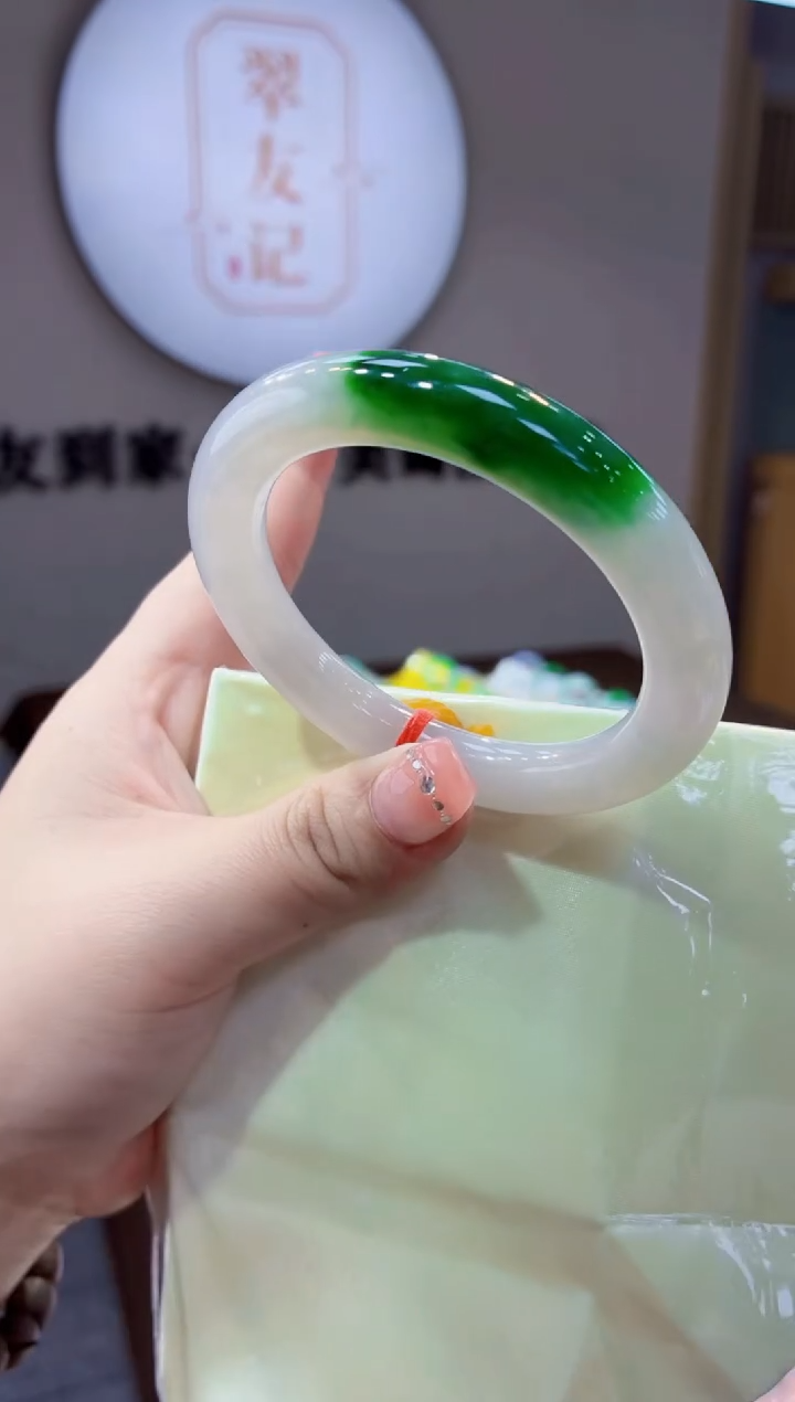 翡翠未镶嵌手镯手镯