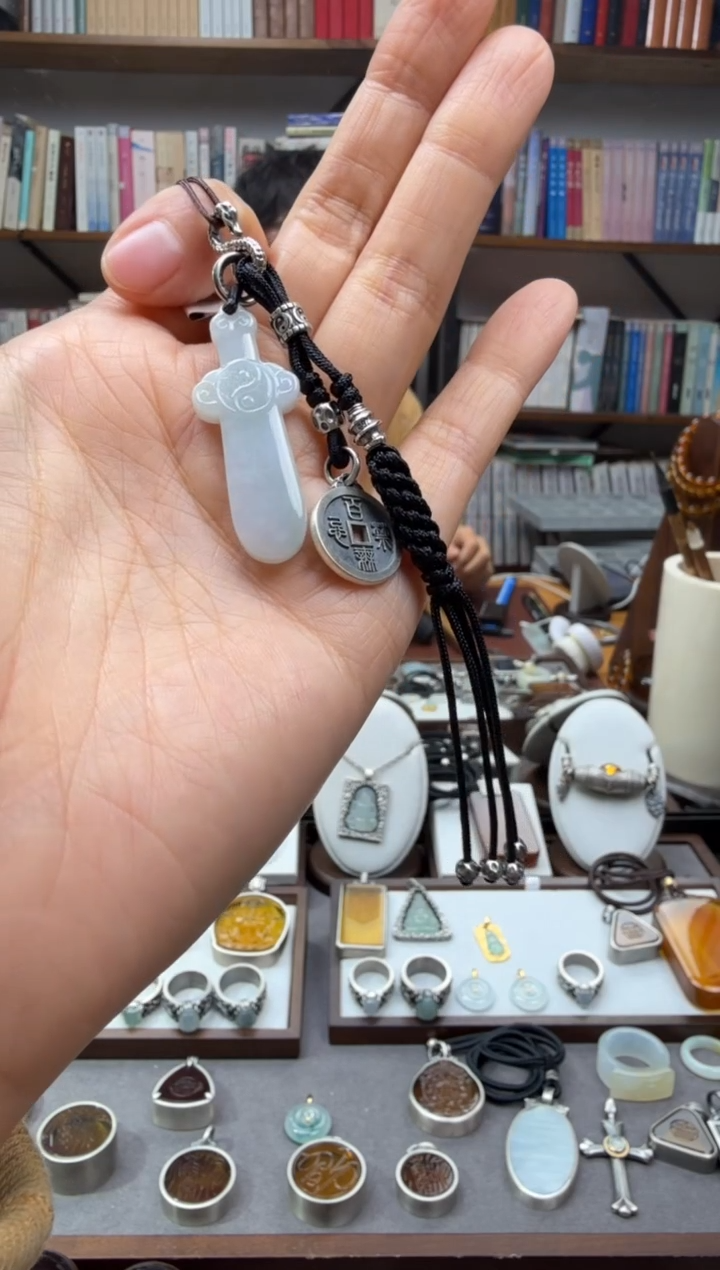 颈饰未镶嵌翡翠宝剑太极3