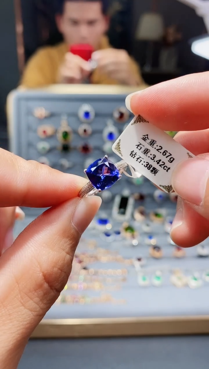 【闪购商品】坦桑石戒指18K金镶嵌3.42.