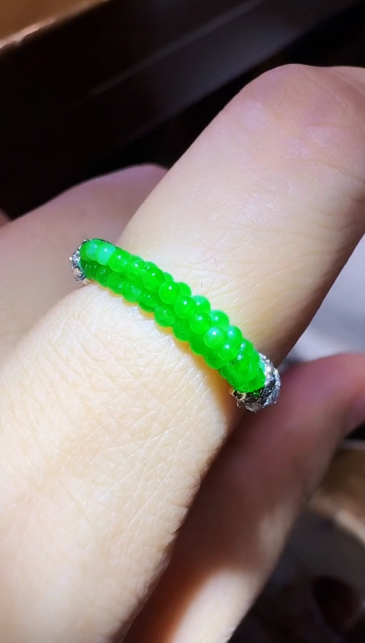 18K金镶嵌戒指翡翠珠珠