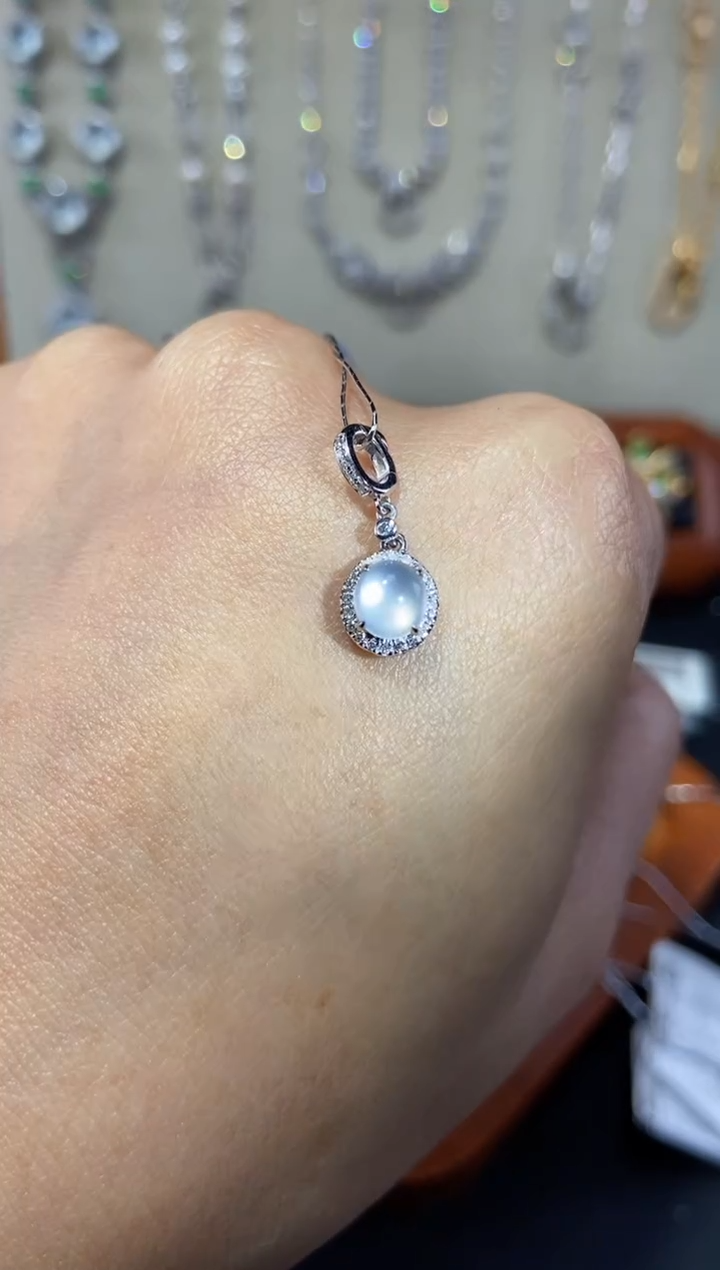 【闪购商品】翡翠颈饰18K金镶嵌吊坠