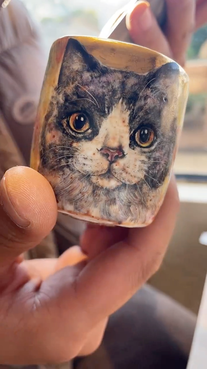 禾尼小猫杯子。          