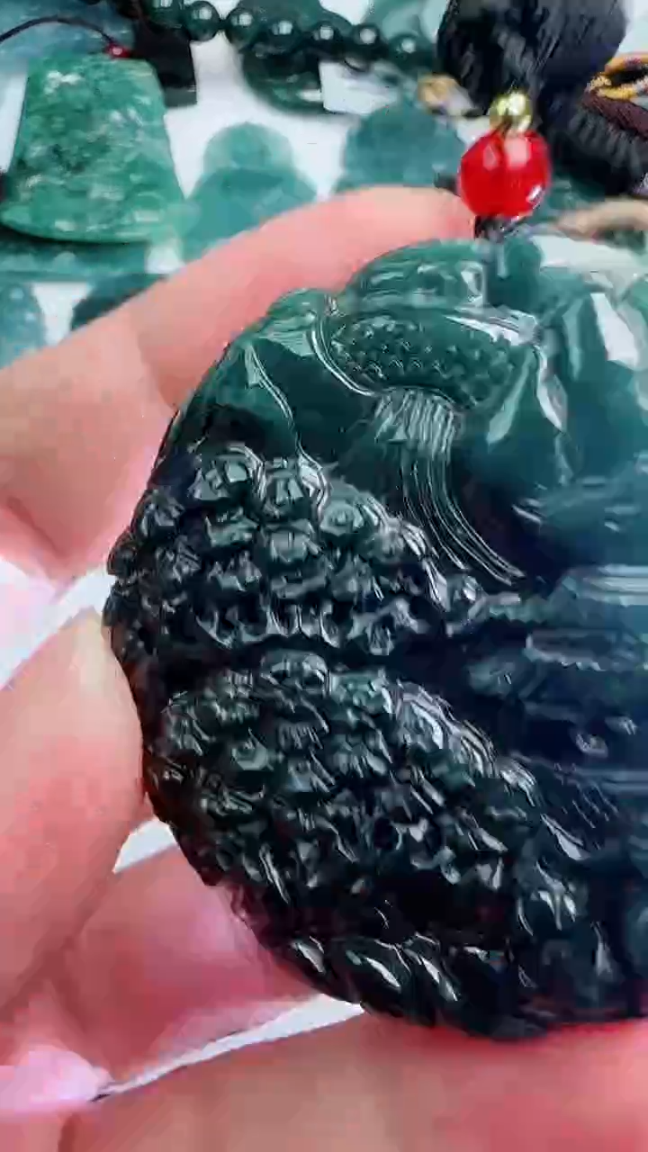 翡翠未镶嵌颈饰1111111111