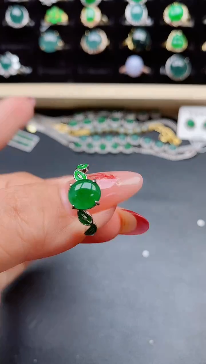 【闪购商品】翡翠戒指银S925镶嵌132132