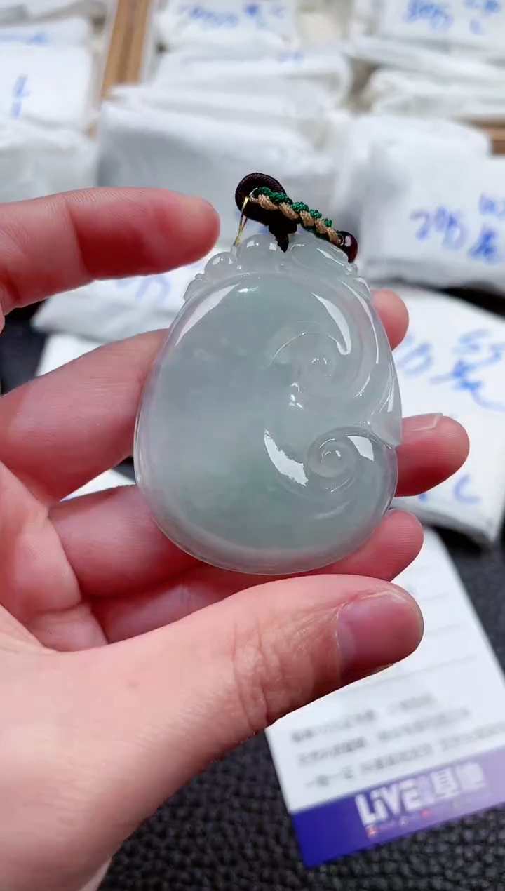 【闪购商品】翡翠颈饰未镶嵌00015928