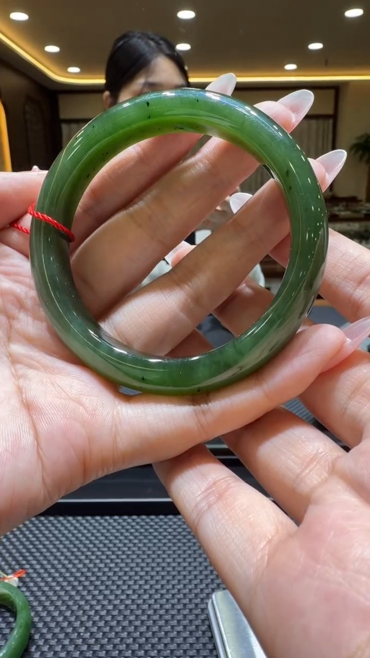 颈饰未镶嵌和田玉女**❤手镯57