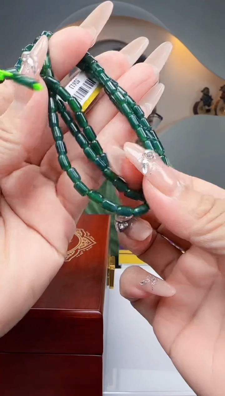 定制翡翠未镶嵌Q21740翡翠（多样性发一）